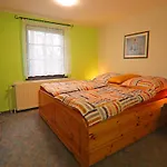 Ferien Unterm Reetdach Bis Zu 6 Personen * Alt Bukow