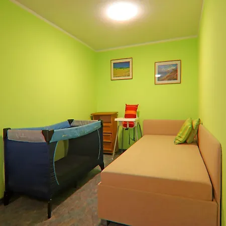 아파트 Ferien Unterm Reetdach Bis Zu 6 Personen