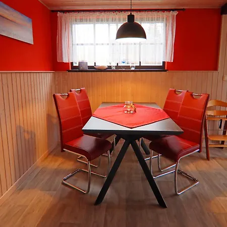 아파트 Ferien Unterm Reetdach Bis Zu 6 Personen Alt Bukow